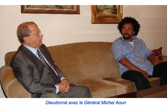 Dieudonné Mbala Mbala rencontre le président Hugo Chavez à Damas